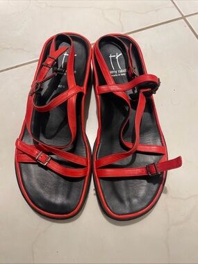 Thierry Rabotin size 40.5 Red Wave Strappy Leather Buckle closure Sandals